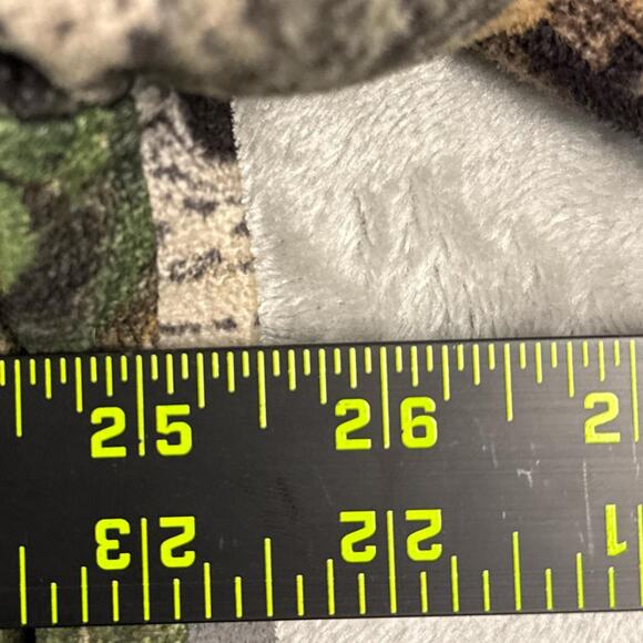 Mossy Oak Vintage Realtree camo zip-up hoodie with quilted lining and fleece - Picture 6 of 6